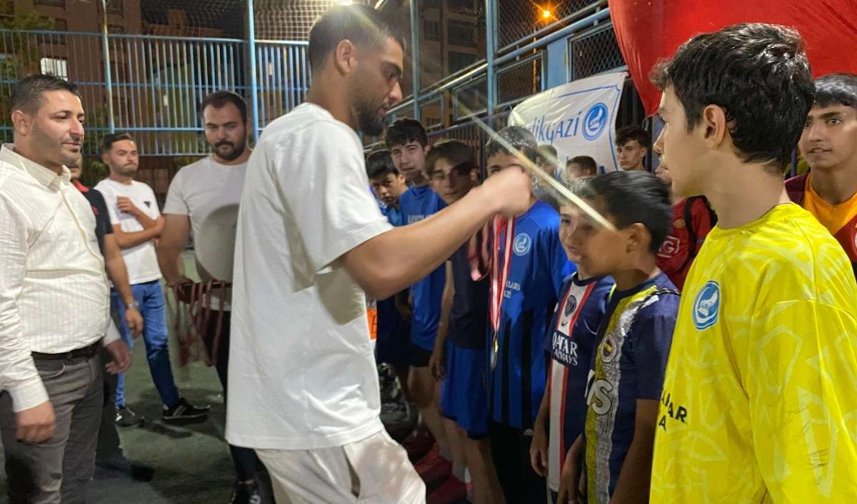 Kayserispor Bilal Bayazıt Öğrencilerle (3)
