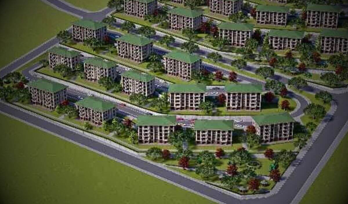 Atatürk Caddesi Şehrin Kalbi Olacak
Hatay’ın simgesi haline gelen Atatürk Caddesi, yeni dönemde sadece bir yol değil, bir yaşam merkezi haline geliyor. Restorasyon çalışmaları tamamlandığında cadde, alışverişin, buluşmaların ve sosyal hayatın kalbi olacak. Gençler için modern kafeler, kültür alanları, açık hava kütüphaneleri planlanıyor. Tarihi Meclis Binası ise müze olarak restore ediliyor.