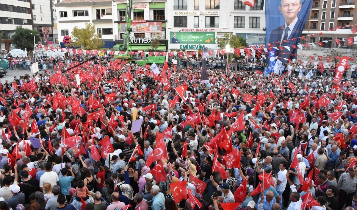 Özel O Mitingden Seslendi! 'Seçim Sandığı Gelecek, Türkiye Kazanacak' (1)