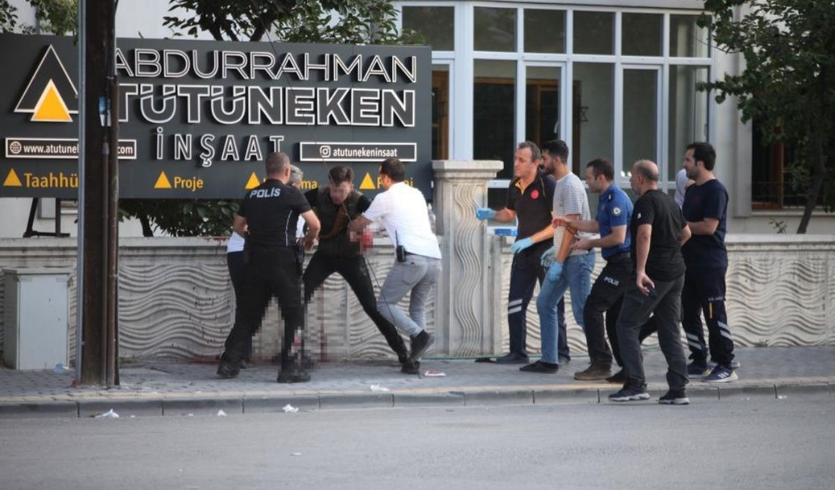 Sevgilisinden Ayrıldı, İş Yeri Kurşunladı, Bıçağı Boğazına Dayadı! (4)