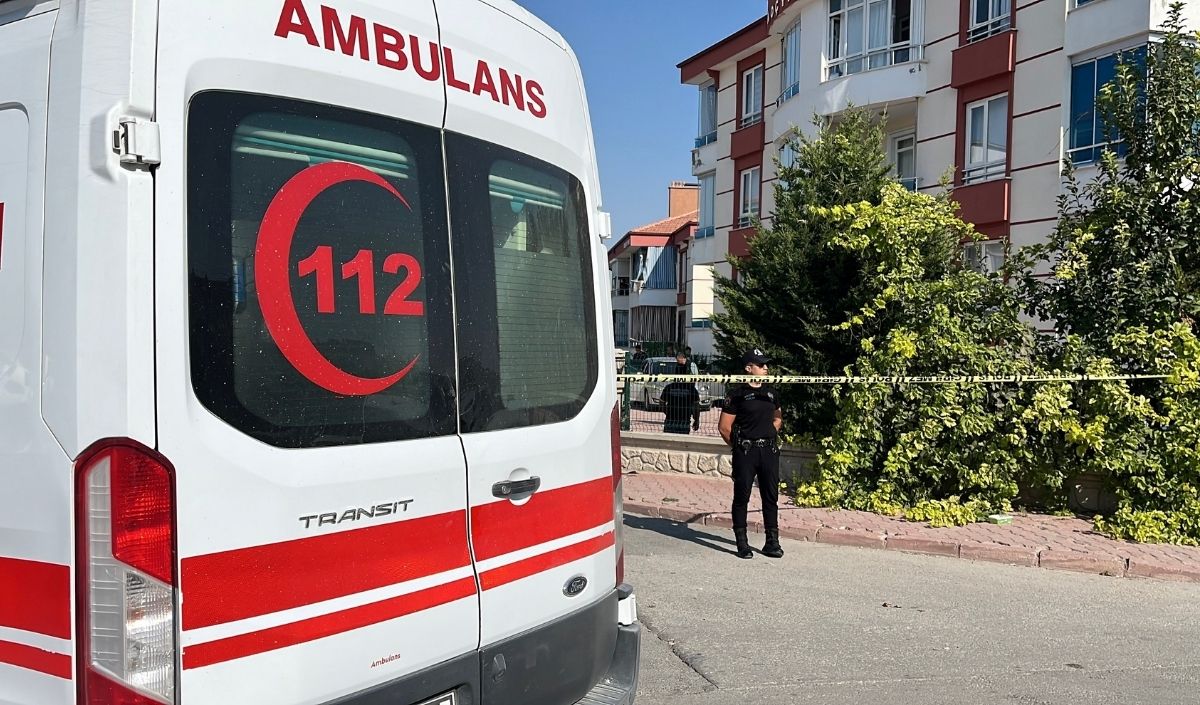 Sokak Ortasında Silahlı Saldırı! Baba Ve Oğul Hayatını Kaybetti (1)