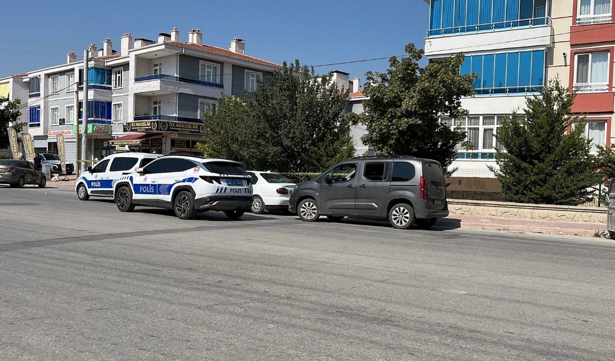 Sokak Ortasında Silahlı Saldırı! Baba Ve Oğul Hayatını Kaybetti (3)
