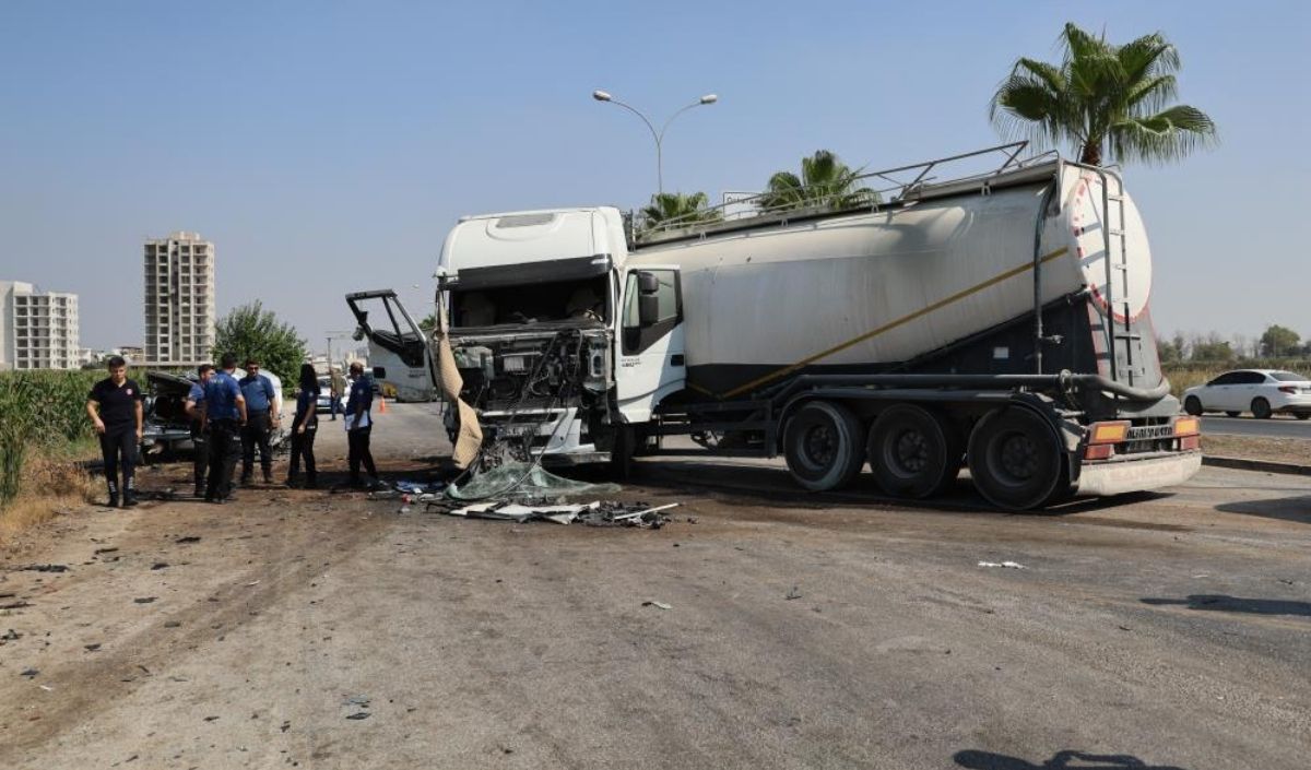 Tanker Karşı Şeride Geçti! Otomobile Çarptı (4)