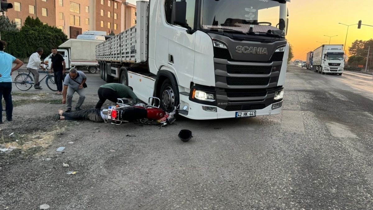 Tır Ile Motosiklet Çarpıştı Bir Kişi Hayatını Kaybetti (1)