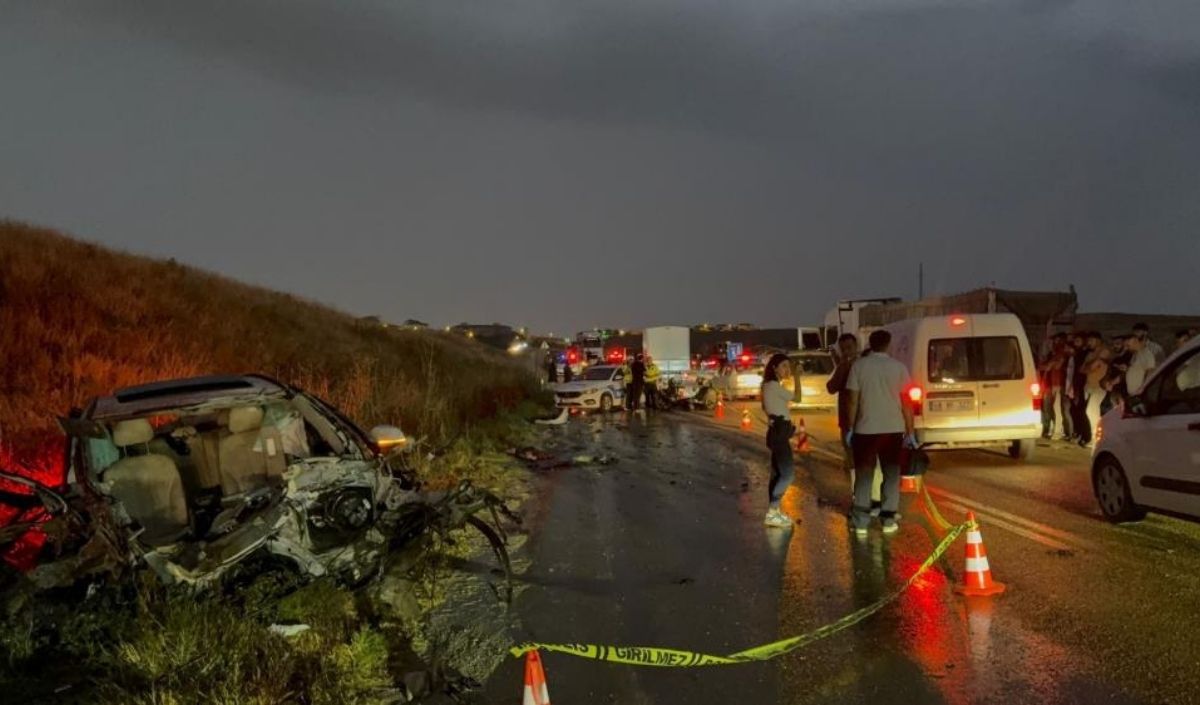 Tır Ile Otomobil Kafa Kafaya Çarpıştı 1 Ölü (2)