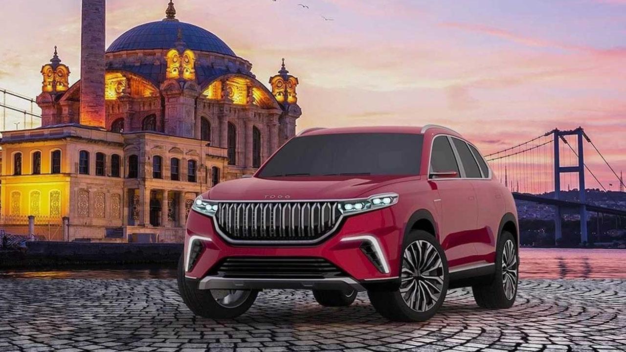 T10X’ten T10F’e Geçiş
TOGG, T10X ile elde ettiği satış başarısının ardından T10F modeli için yoğun mesai harcıyor. 2025 yılı içinde piyasaya çıkması beklenen bu sedanın, yine yoğun talep görmesi ve stok sıkıntısı yaşatması muhtemel. Ancak kulislerde asıl konuşulan model, T10B oldu.