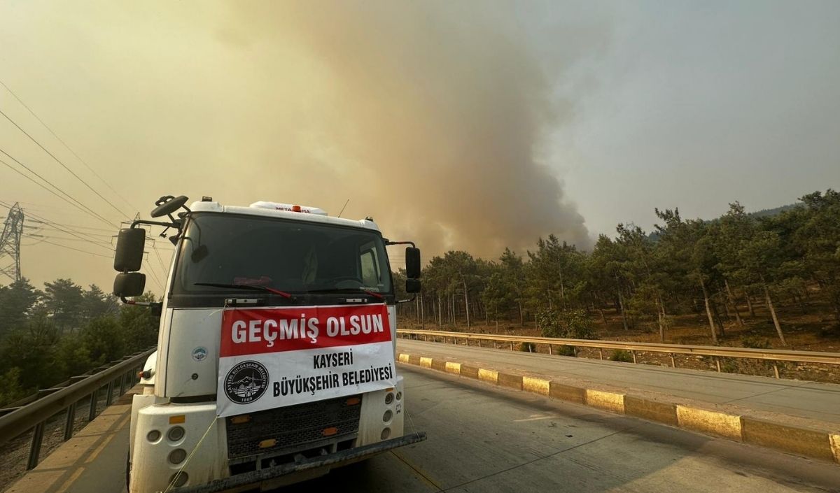 Yangın Sonrası Soğutma Çalışmalarında Da Görev Alacaklar (1)