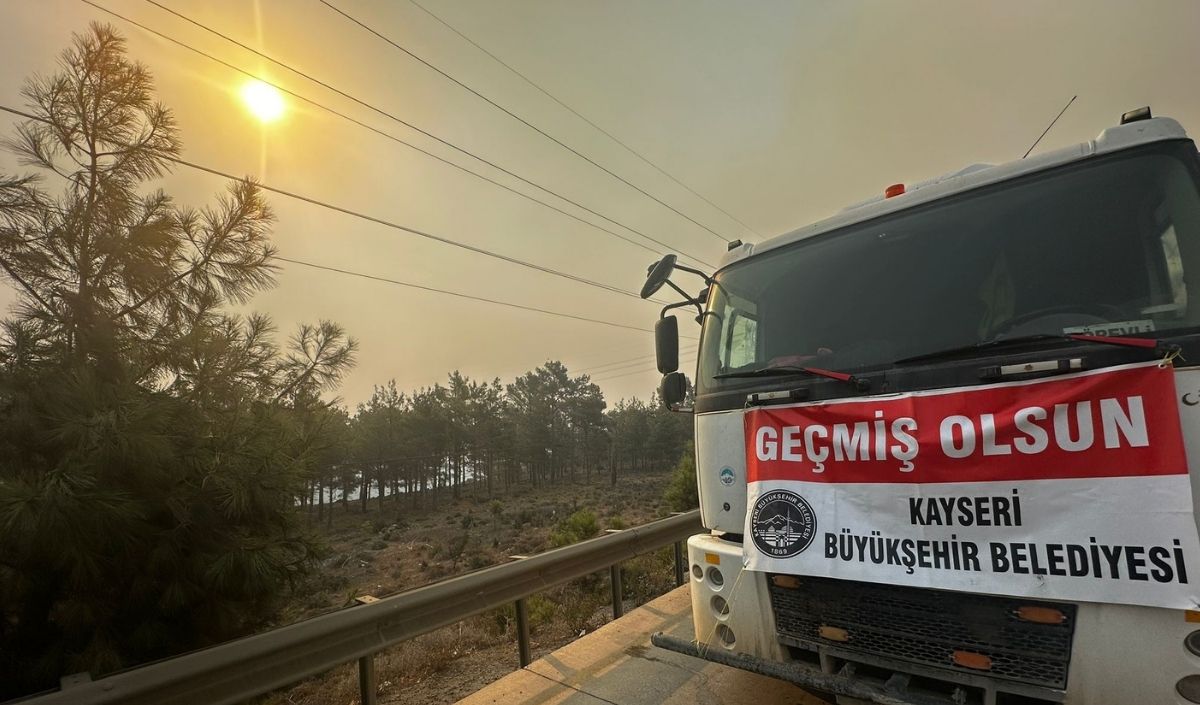 Yangın Sonrası Soğutma Çalışmalarında Da Görev Alacaklar (2)