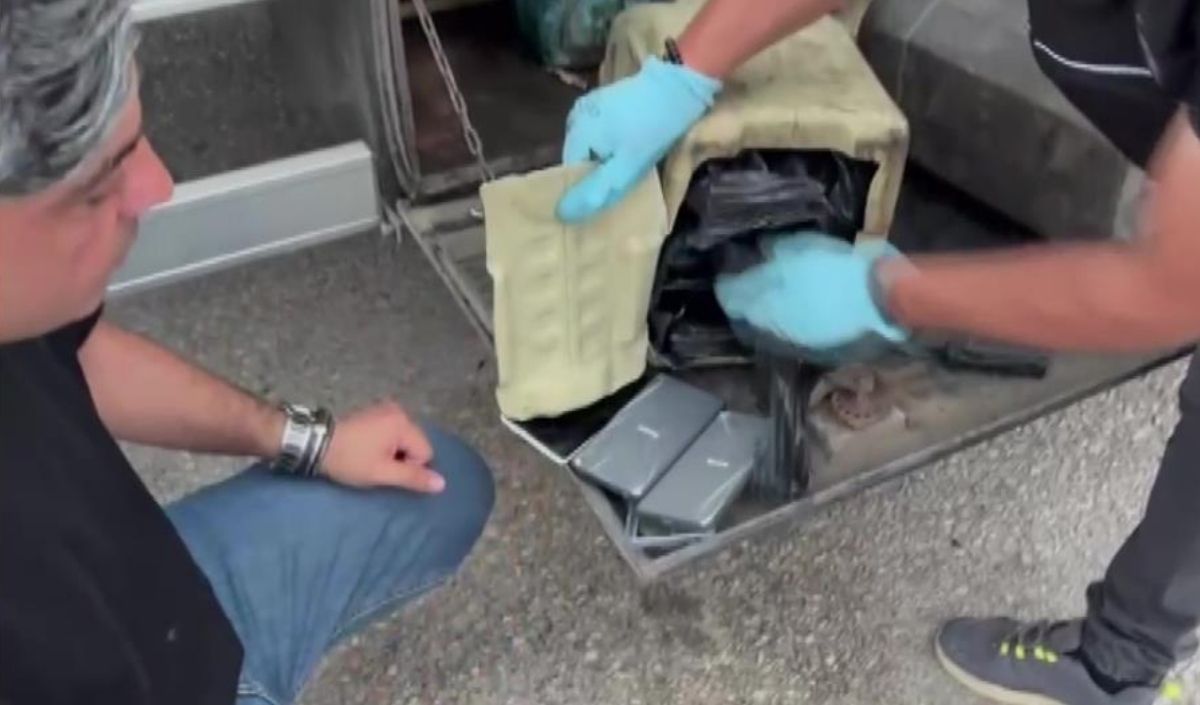 Yedek Yakıt Bidonundan Kaçak Telefon Çıktı Fiyatı Dudak Uçuklattı (1)