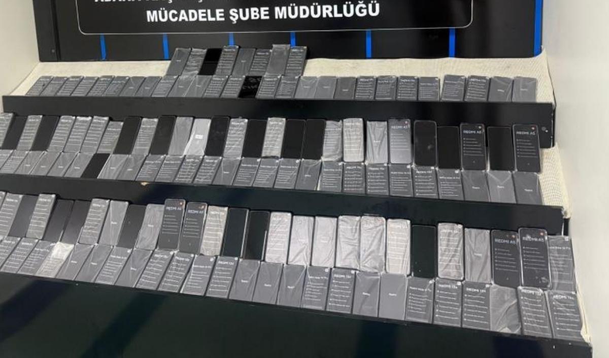 Yedek Yakıt Bidonundan Kaçak Telefon Çıktı Fiyatı Dudak Uçuklattı (2)