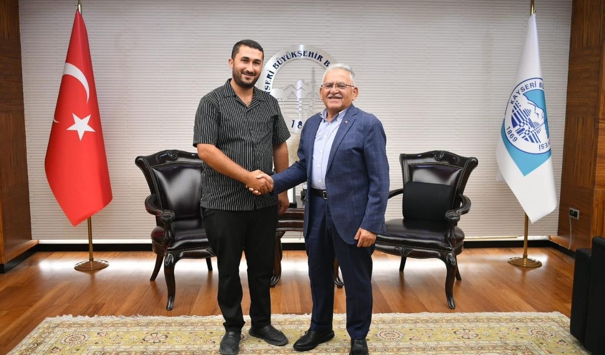 Yüreğil Mahallesi Muhtarı Hacı Mustafa Çam