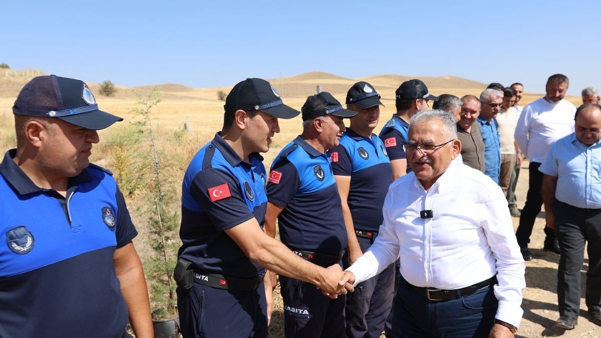 Başkan Büyükkılıç Zabıtalar Için 800 Fidan Dikti (3)