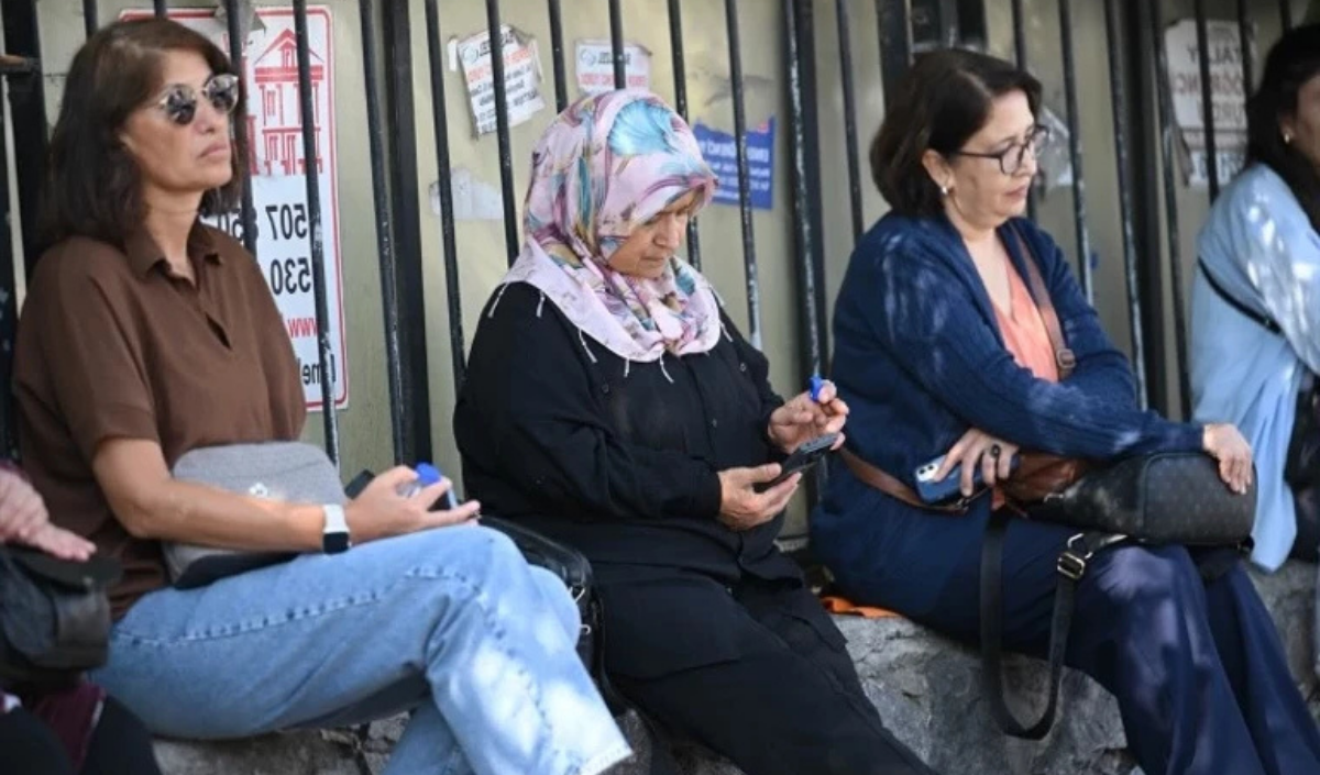 Büyük Şok Yaşadılar! Ellerindeki Belgeyi Yırtıp Oradan Ayrıldılar (1)-1