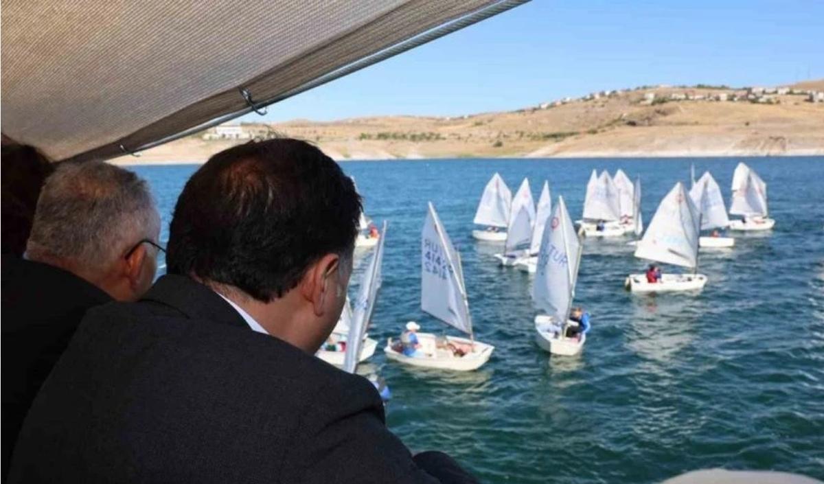 57 Sporcu Yamula Barajı’nda Yelken Açtı (2)