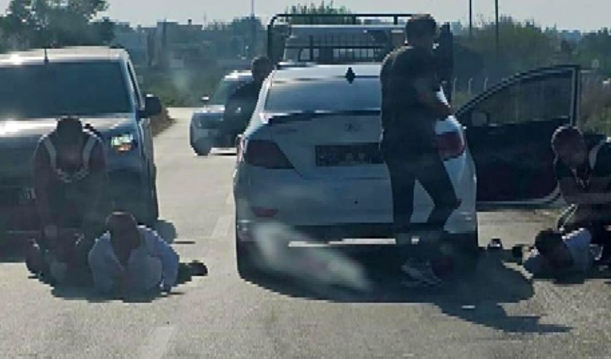 Adana’da Girdikleri Kuyumcuda 2 Kişiyi Vurarak Yaklaşık 3 Milyon Lira Değerinde Altın Çalan 3 Şüpheli Tutuklandı. (2)
