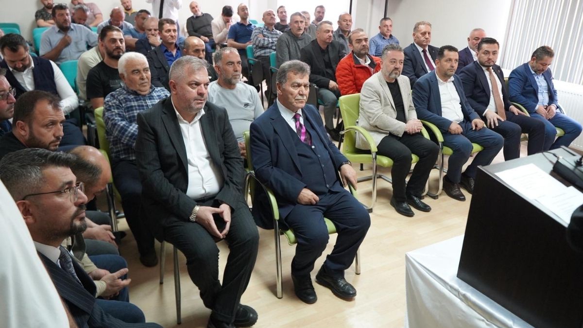 Ak Parti Esnaf Bulusmasi (4)