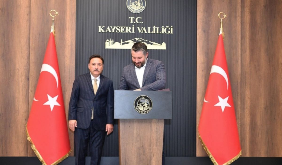 Bakan Yardımcısı Oruç Baba İnan, Kayseri Valisi Gökmen Çiçek’i Ziyaret Ederek Şehirdeki Sanayi Ve Teknoloji Projelerini Değerlendirdi (2)