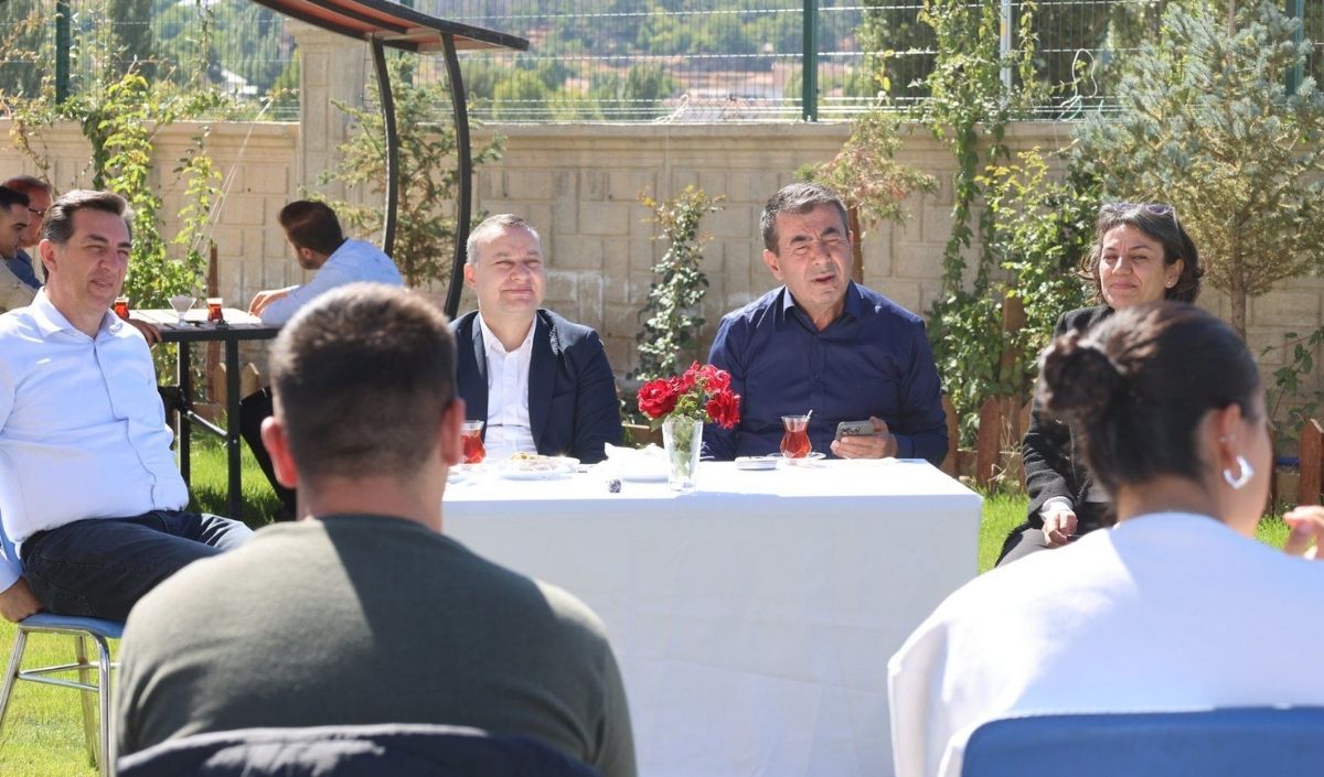 Başkan Selahattin Metin Her Hafta Gençlerle Bir Arada (1)