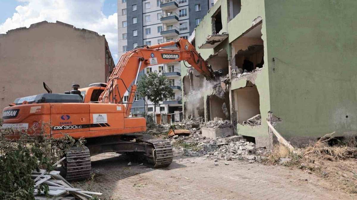 Baskan Yalcın Ihale Harman Mahallesi (1)