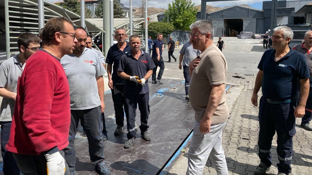 Çopuroğlu’ndan Kayseri’de Yanan Fabrikaya Ziyaret (3)
