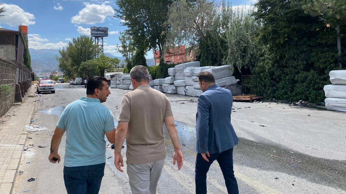Çopuroğlu’ndan Kayseri’de Yanan Fabrikaya Ziyaret (5)