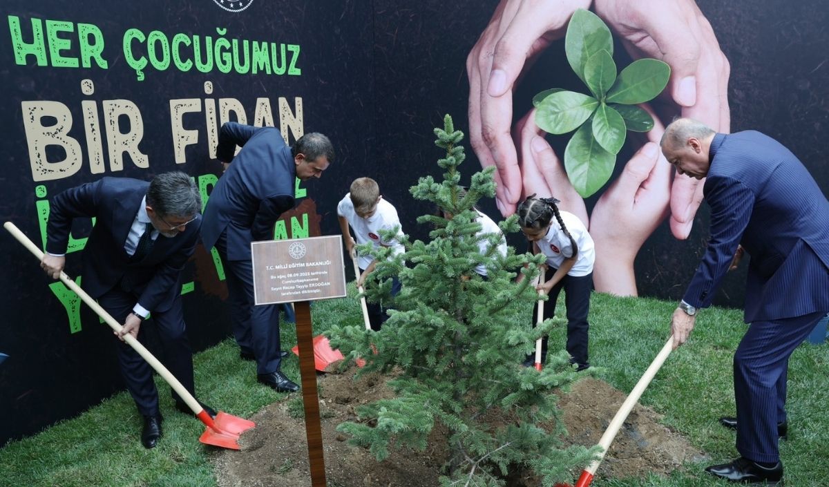 Cumhurbaşkanı Erdoğan Eğitimde Aile Ve Yeşil Vatan Teması (2)