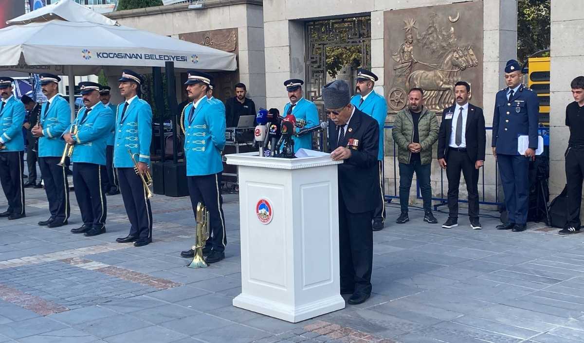 Cumhuriyet Meydanı’nda 19 Eylül Gaziler Günü Programı Düzenlendi. (1)