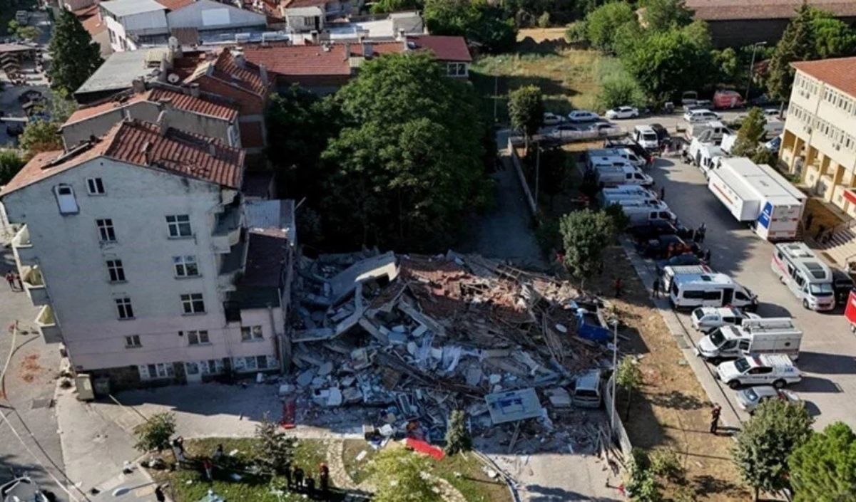 Deprem Stresi Dinmiyor! 8 Binden Fazla Artçı! (3)