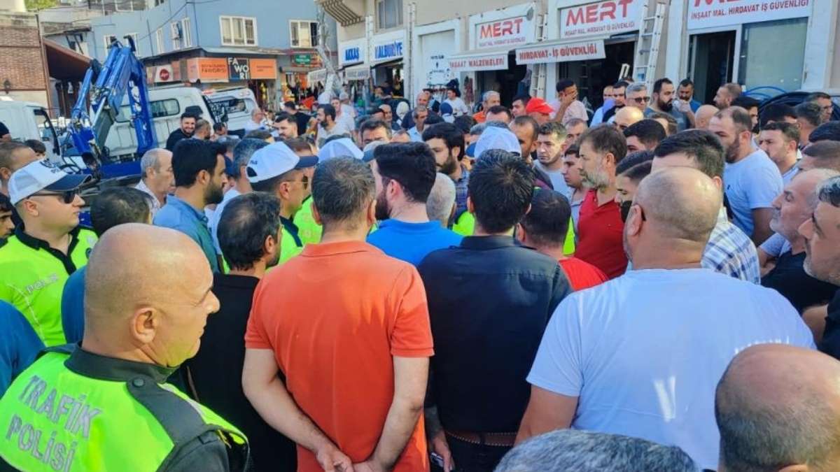 Dolmuş Şoförleri Eylem Yaptı, Trafik Kilitlendi (3)