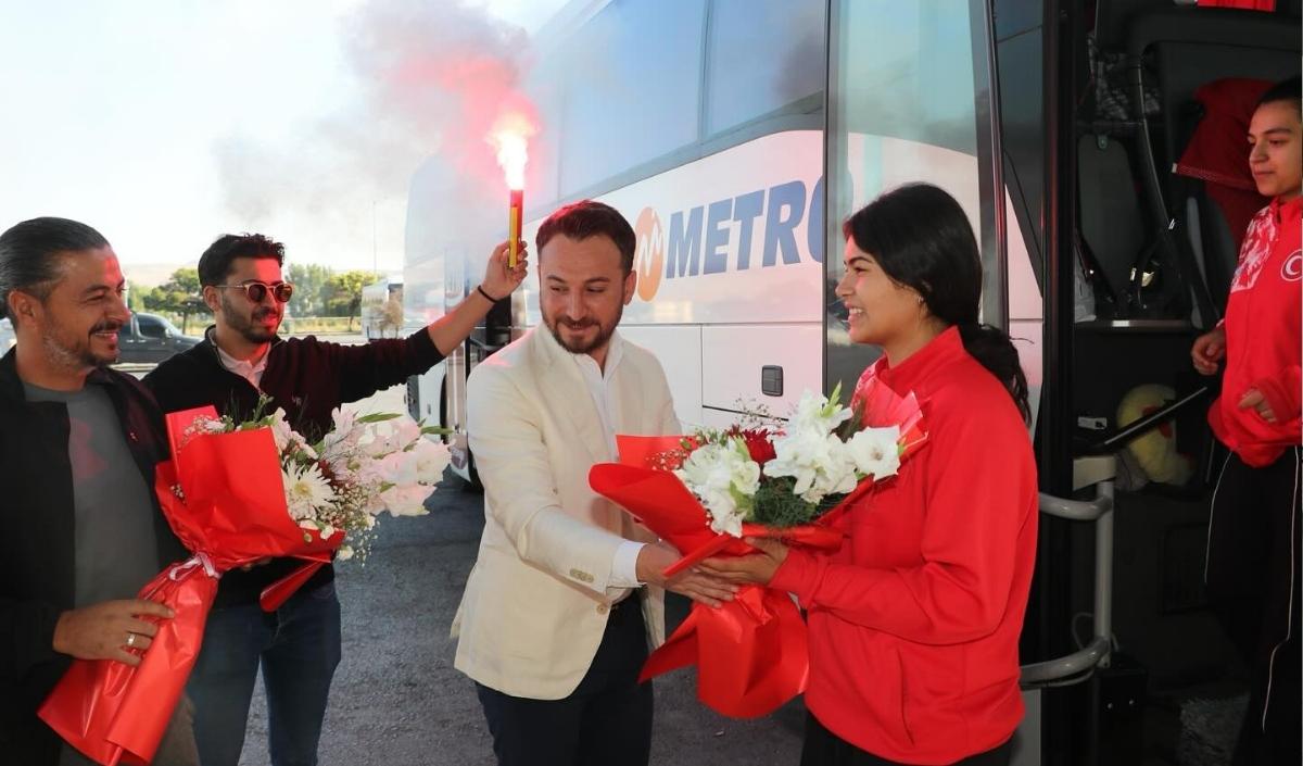 Dünya Ikincisi Erva (2)