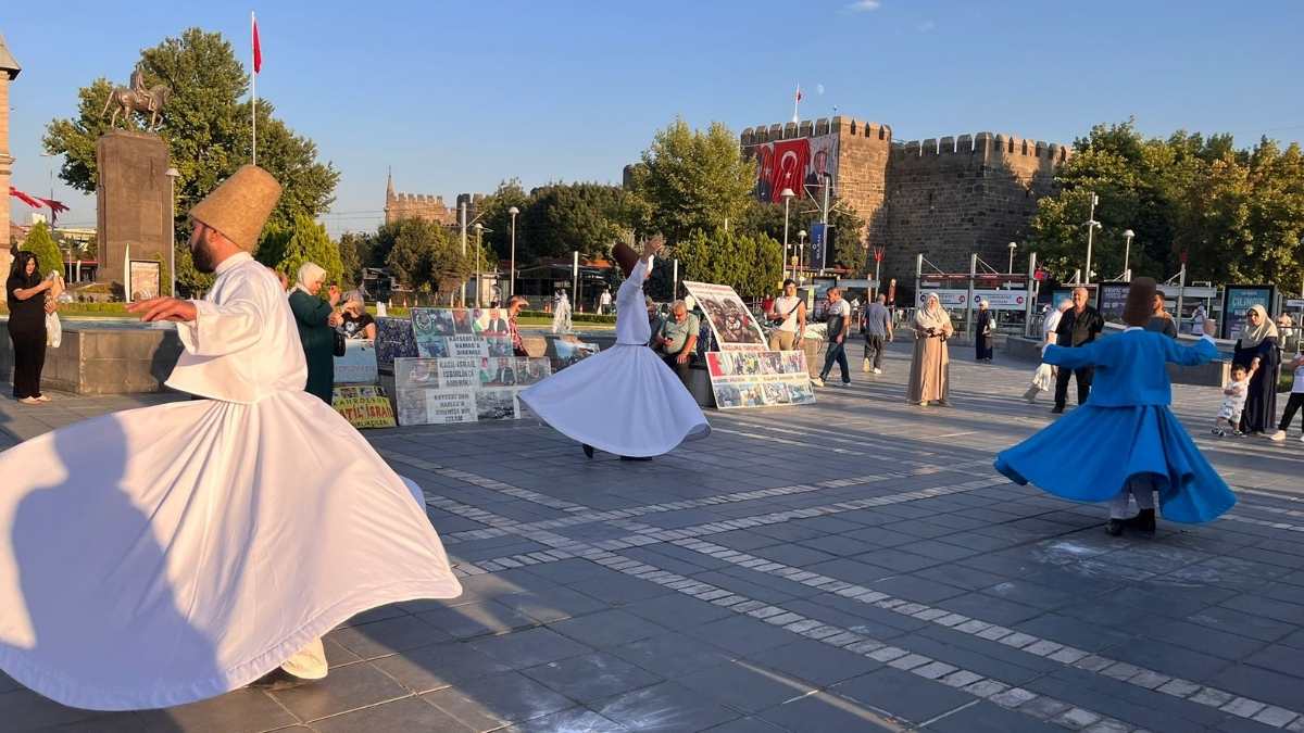 semazen gösterisi
