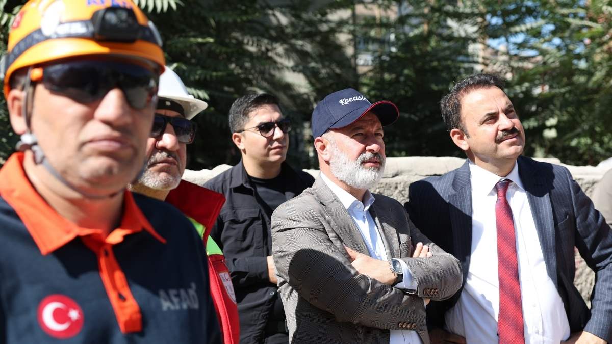 çolakbayrakdar deprem tatbikatı hakkında bilgi verdi