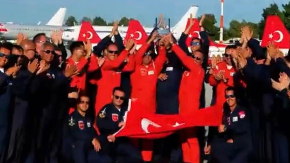 türk yıldızları akrobisi timi