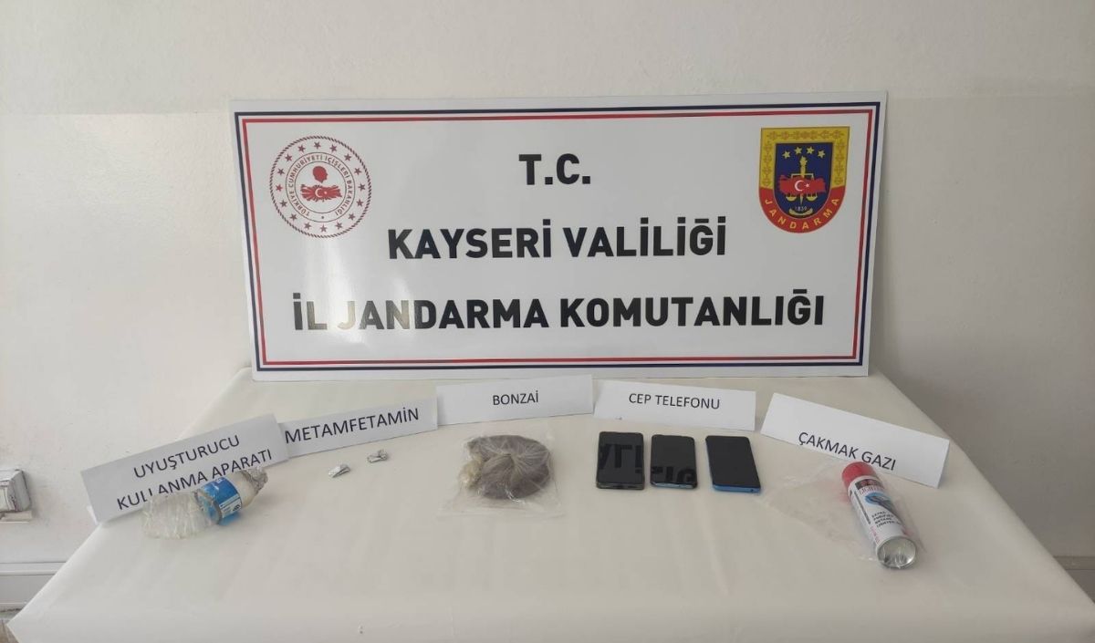 İş Yerinde Ve Aracında Uyuşturucu Bulunan Şüpheli Gözaltına Alındı (2)
