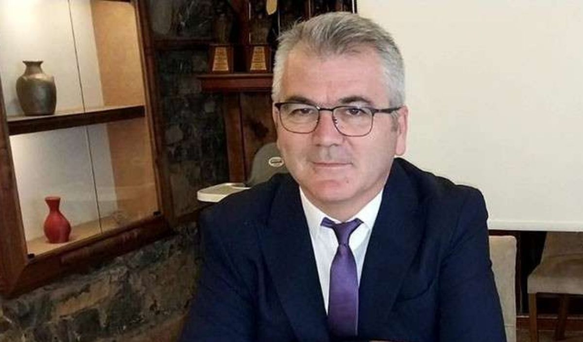 İstifa Etti! Telefonlarını Kapattı! Ankara’ya Gitti Chp’li Başkan Akp’ye Katılıyor (4)