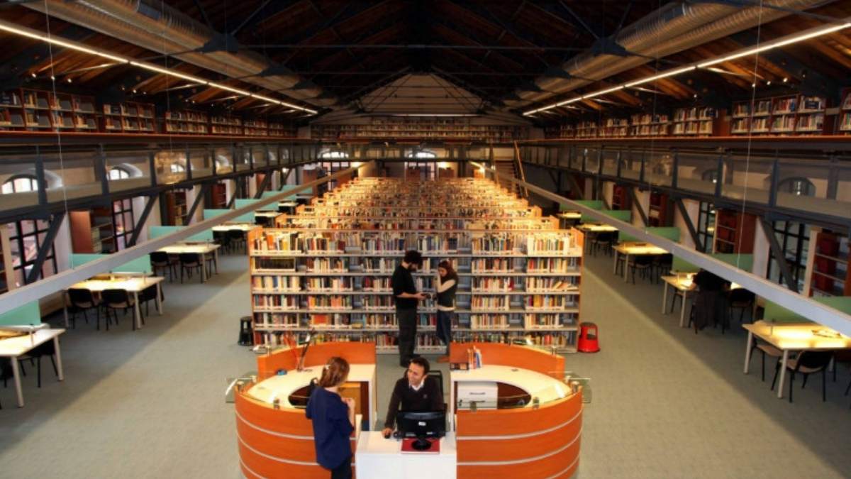 Kadirhas Kütüphanesi