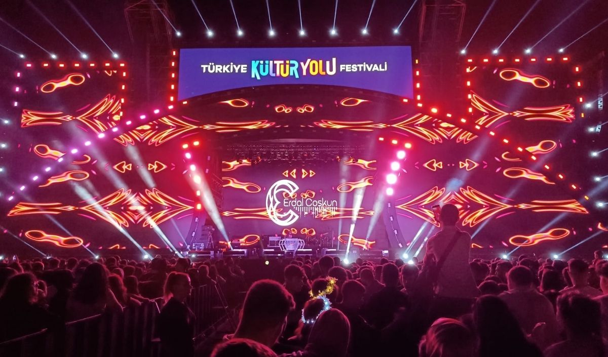 Kayseri Kültür Yolu Festivali’nde Kıraç Rüzgarı! Binlerce Kişi Coştu (3)