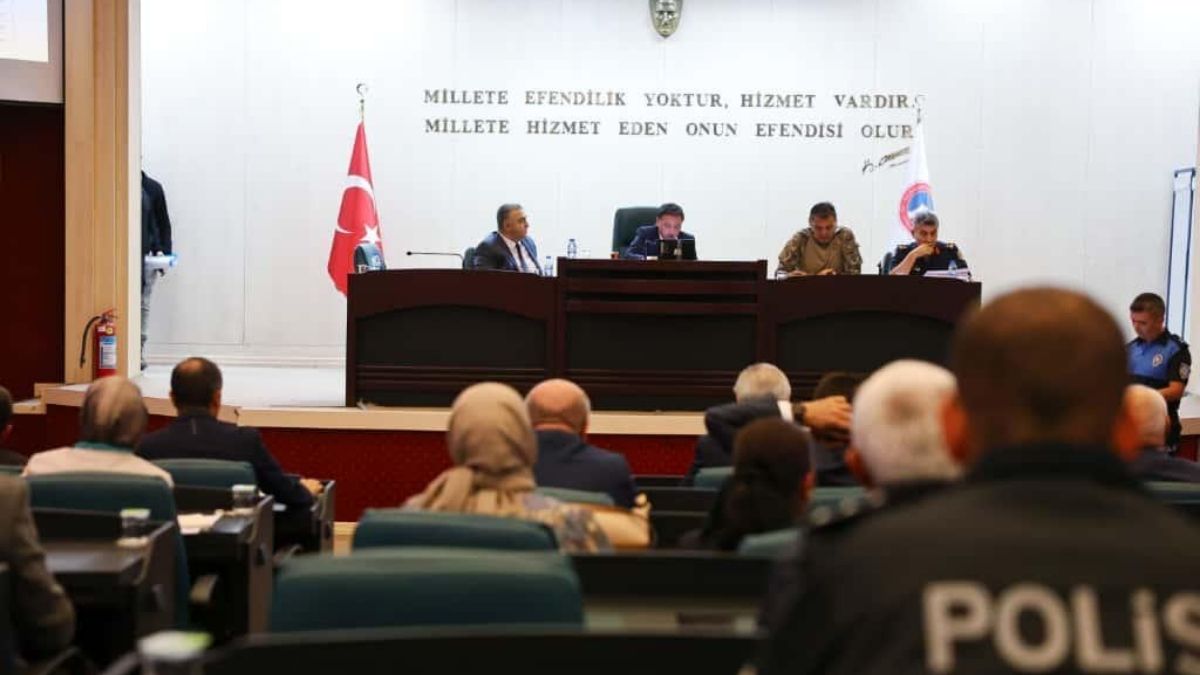 Kayseri Vali Cicek Karayollari (1)