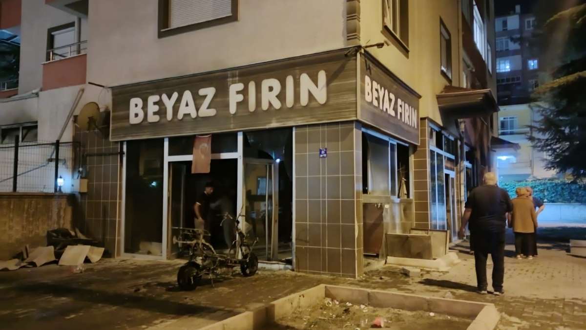 Kayseri'de Beyaz Fırın Yandı (4)