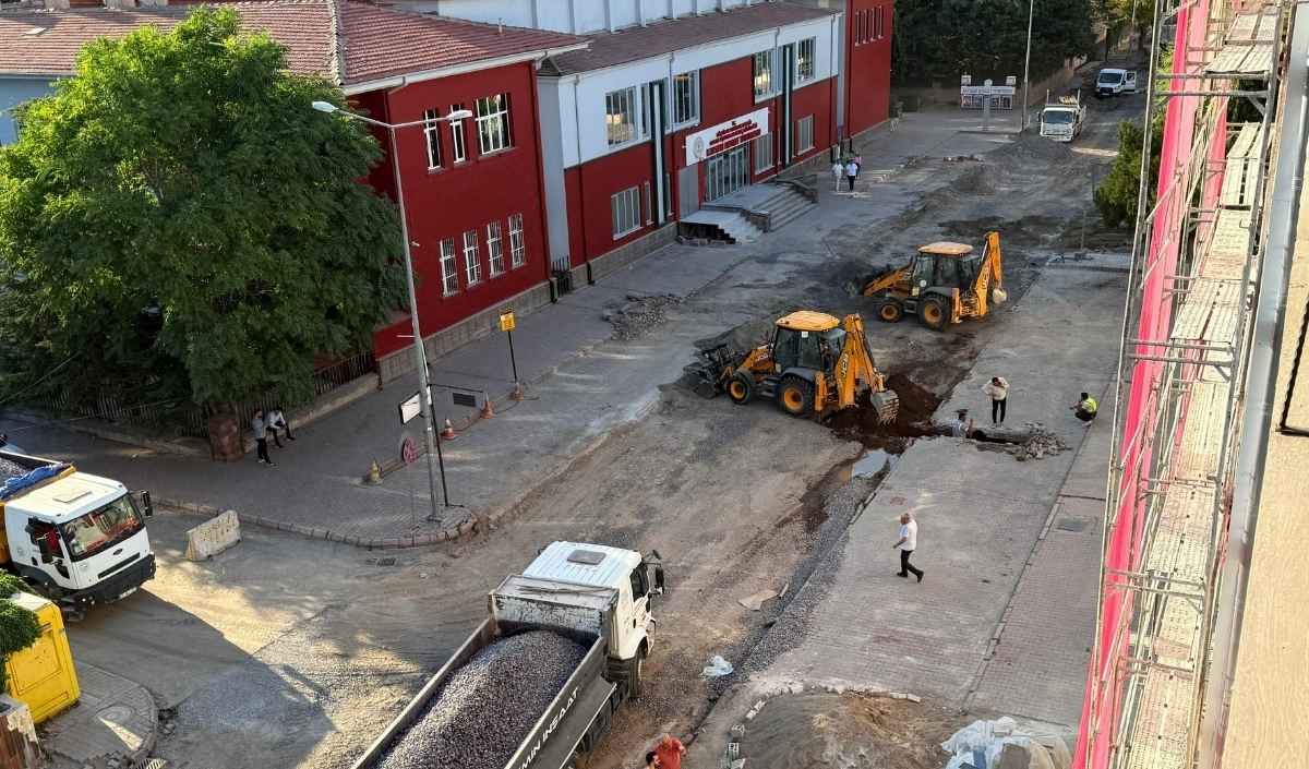 Kocasinan Belediyesi’nin Hızlandırdığı Çalışmalar Sayesinde Sahabiye Mahallesi Mete Caddesi, Kısa Sürede Hem Araç Hem De Yaya Trafiği Açısından Modern Ve Güvenli Bir Yapıya Kavuşacak. Detaylar Haberimizde… (2)