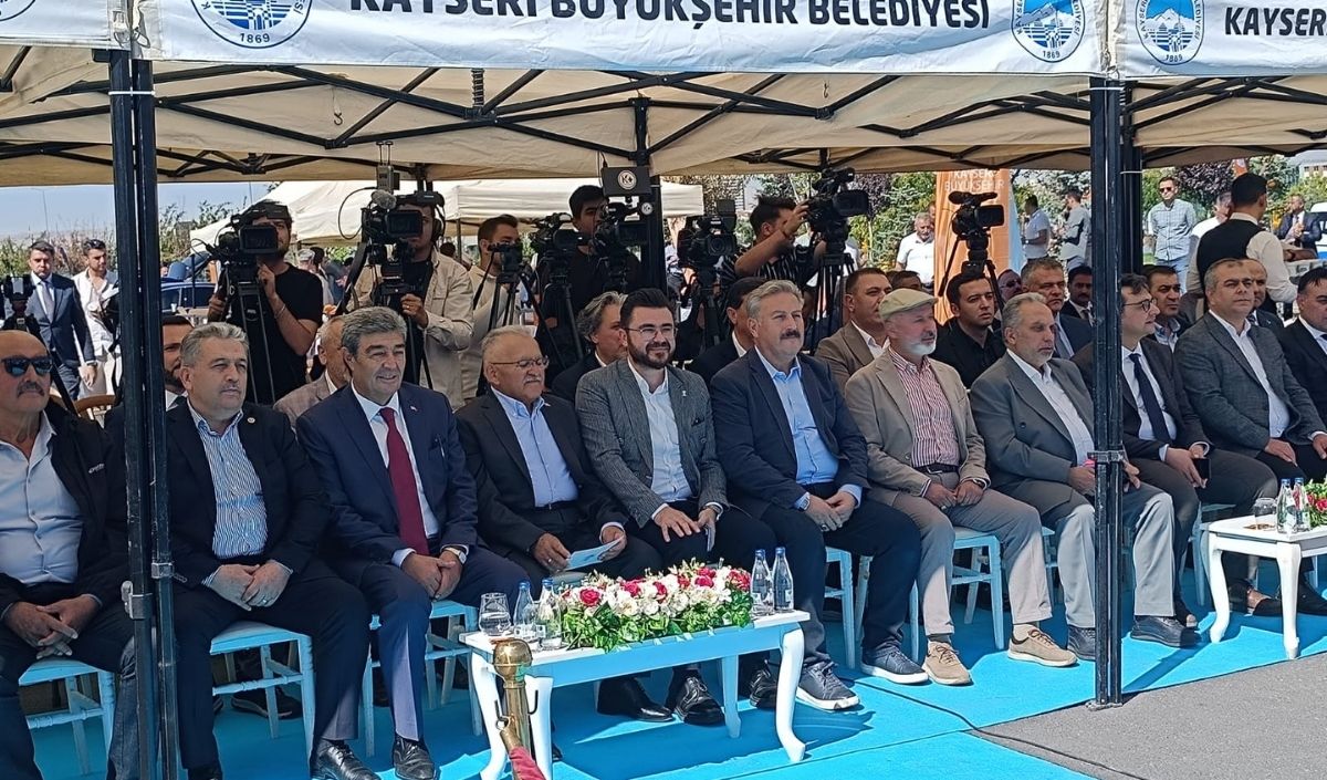 Memduh Büyükkılıç, Mustafa Palancıoğlu, Ahmet Çolak Bayraktar Ve Ak Parti Kayseri Il Başkanı Hüseyin Okandan, Ak Parti Milletvekili Dursun Ataş' (3)