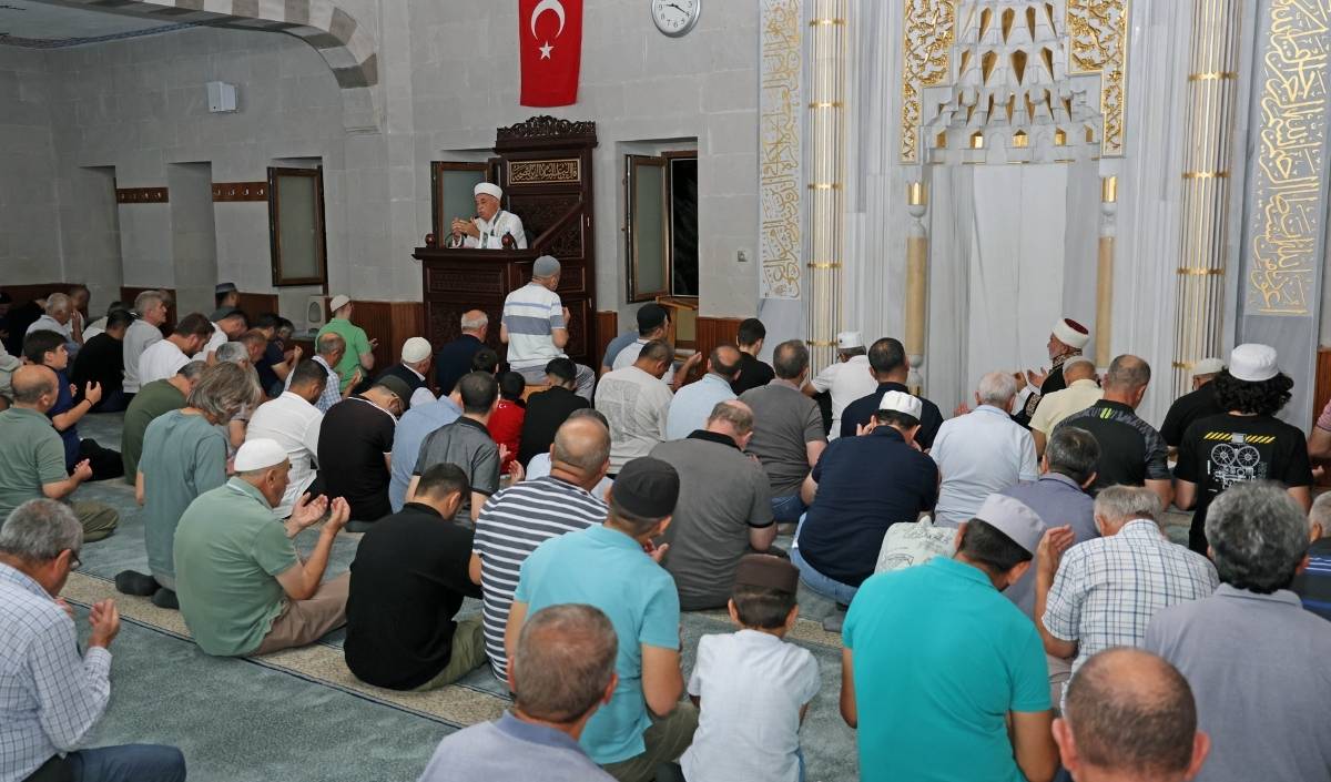 Mevlana Camii (1)