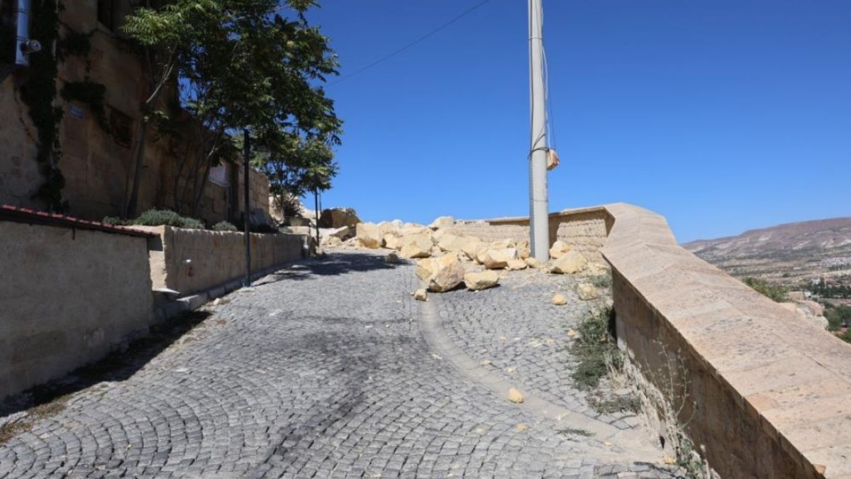 Nevsehir Kaya Parcasi (4)