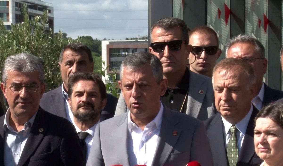 Özgür Özel Chp Sarıyer’deki Parti Binasında Açıklama Yaptı (3)