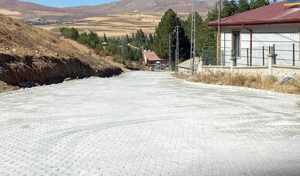 Pınarbaşı Için Yol Ve Temizlik Çalışması Başkan Duyurdu (2)