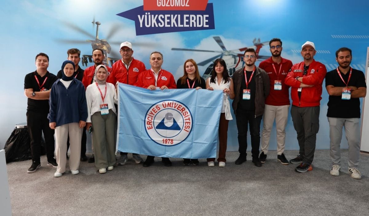 Rektör Altun Teknofest 2025’Te Teknoloji Tutkunlarıyla Buluştu (2)