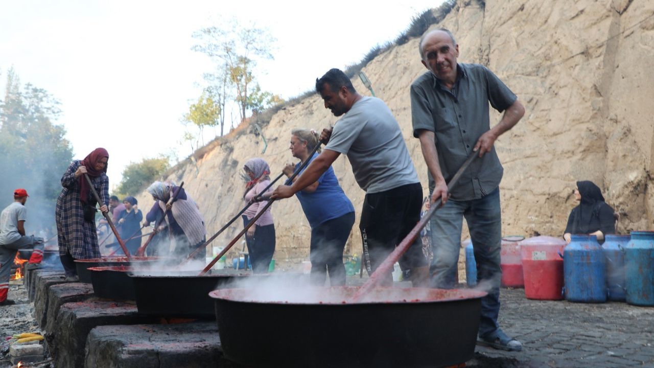 Salça Kaynatma Günleri Rekor Katılımla Sona Erdi (4)