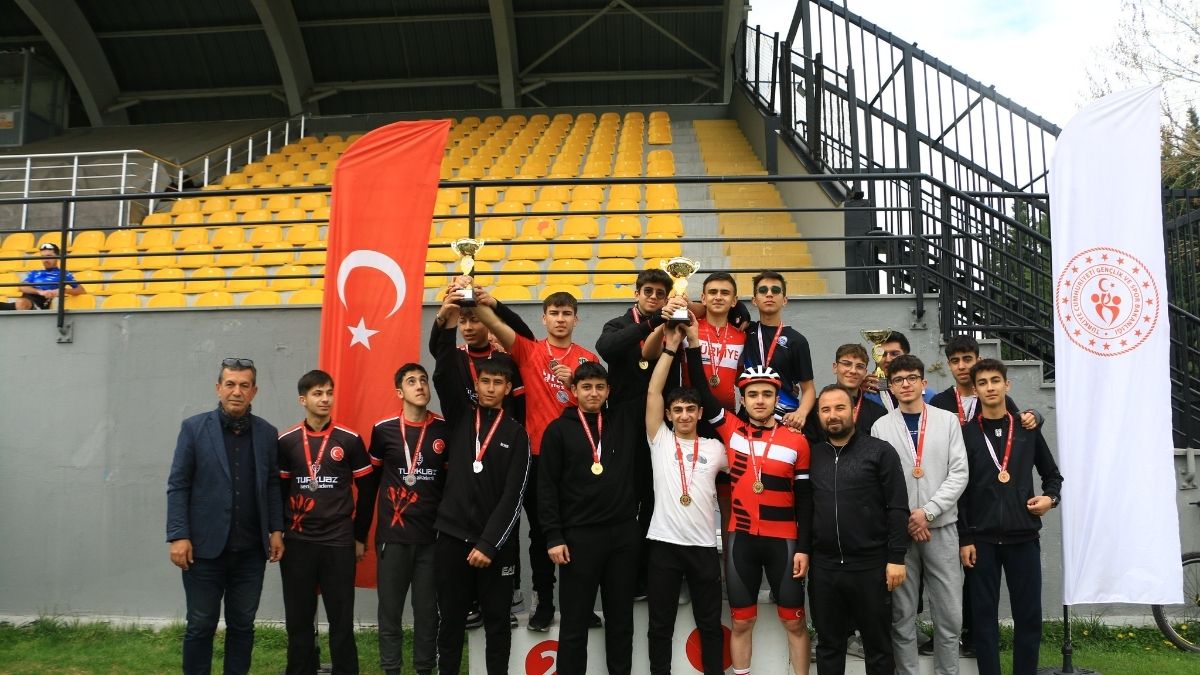Türkiye 8.Si Oldular (3)