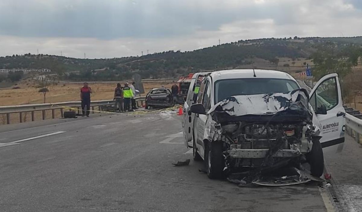 Yozgat’ın Çekerek Ilçesinde Feci Kaza 1 Ölü 3 Yaralı (2)