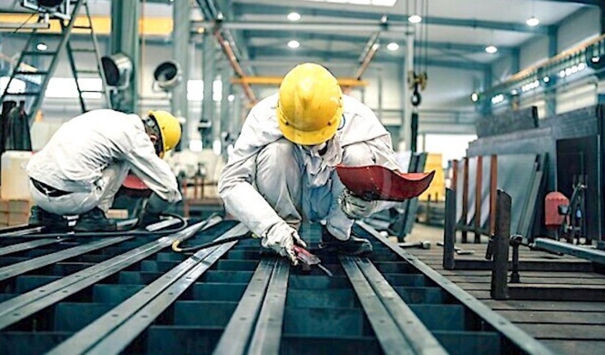 25 Bin Kişi Işten Çıkartıldı (2)